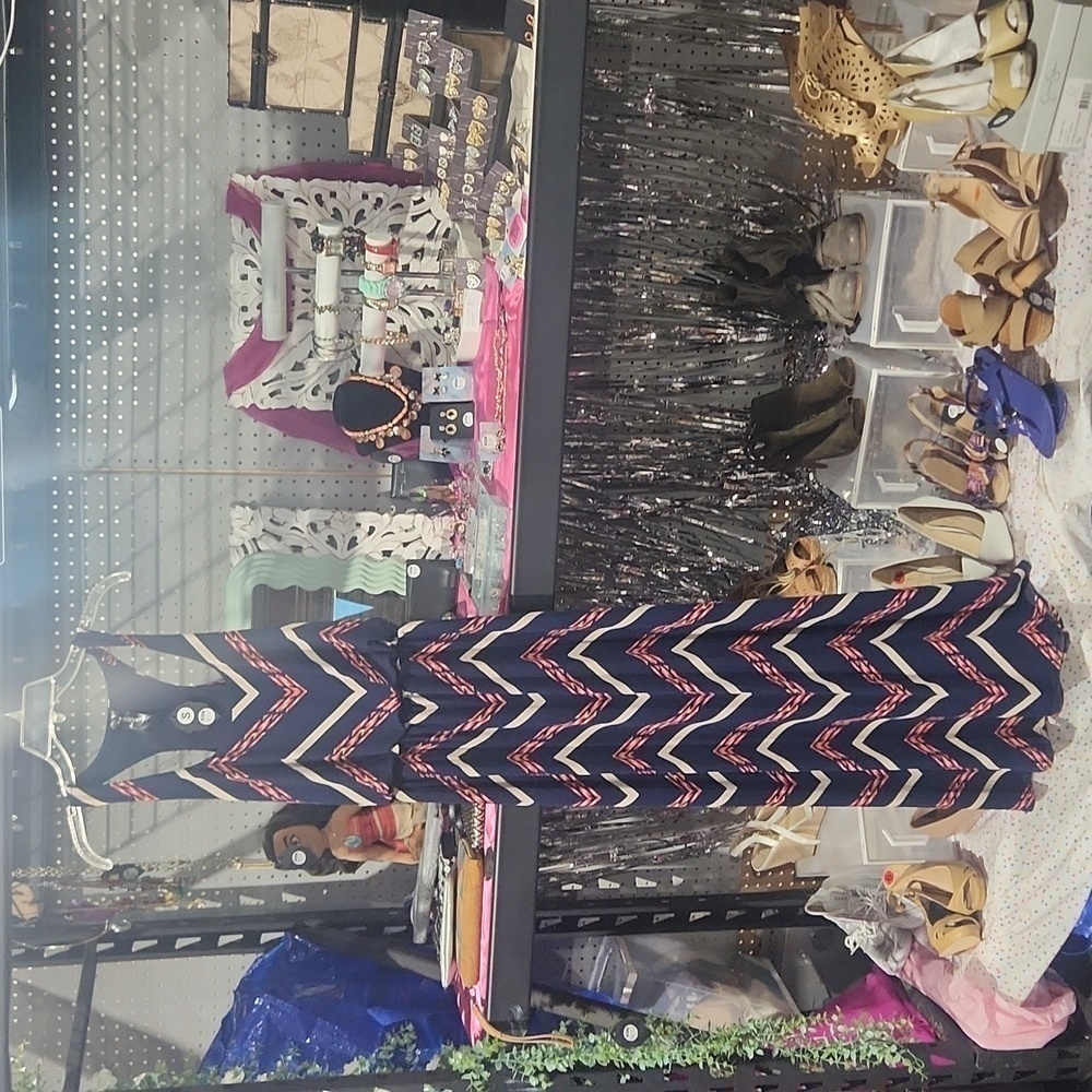Chevron dress in colors navy, white and pink size small